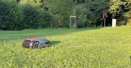 Dreame A1: Precise robotic lawn mower without wires